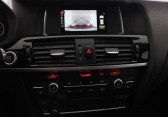 Подержанный автомобиль BMW X3 2017 года (16 фото)