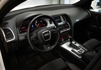 Подержанный автомобиль Audi Q7 2008 года (7 фото)