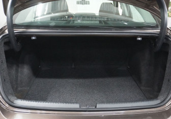 Подержанный автомобиль Volkswagen Jetta Sedan 2012 года (9 фото)