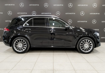 Подержанный автомобиль Mercedes-Benz GLE 2022 года (4 фото)