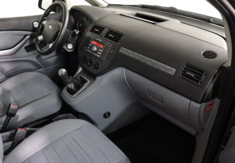 Подержанный автомобиль Ford C-MAX 2007 года (10 фото)
