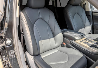 Подержанный автомобиль Toyota Highlander 2025 года (26 фото)