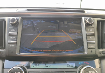 Подержанный автомобиль Toyota RAV4 2017 года (17 фото)