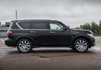 Подержанный автомобиль Infiniti QX80 2013 года (4 фото)