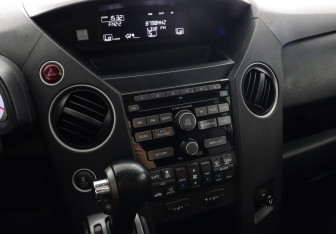Подержанный автомобиль Honda Pilot 2012 года (12 фото)