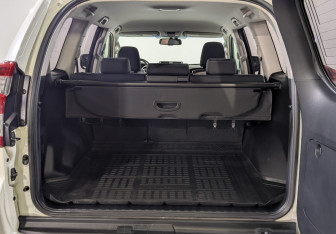 Подержанный автомобиль Toyota Land Cruiser Prado 2014 года (10 фото)