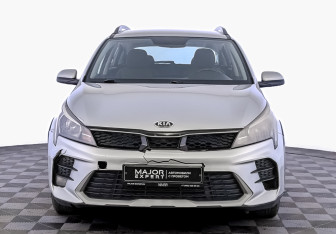 Подержанный автомобиль Kia Rio Hatchback 2021 года (2 фото)