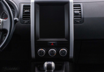 Подержанный автомобиль Nissan X-Trail 2012 года (14 фото)