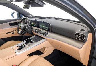 Подержанный автомобиль Jaecoo J8 2024 года (11 фото)