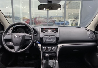Подержанный автомобиль Mazda 6 Sedan 2010 года (10 фото)