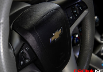 Подержанный автомобиль Chevrolet Cruze Hatchback 2012 года (16 фото)