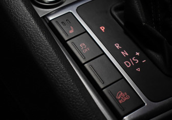 Подержанный автомобиль Volkswagen Amarok 2015 года (18 фото)