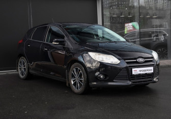 Подержанный автомобиль Ford Focus Hatchback 2012 года (3 фото)