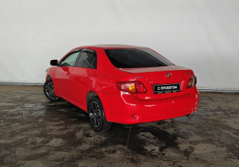 Подержанный автомобиль Toyota Corolla Sedan 2008 года (4 фото)