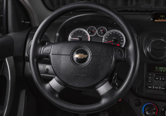 Подержанный автомобиль Chevrolet Aveo Hatchback 2008 года (8 фото)