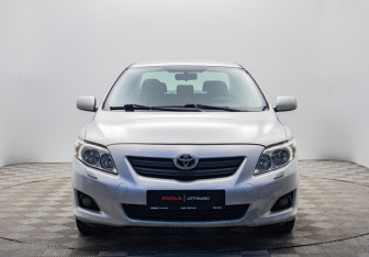 Подержанный автомобиль Toyota Corolla Sedan 2008 года (8 фото)