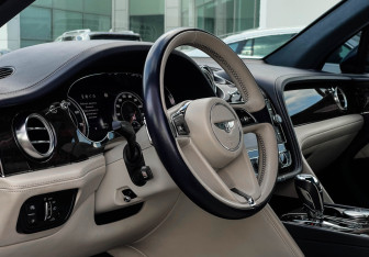 Подержанный автомобиль Bentley Bentayga 2018 года (13 фото)
