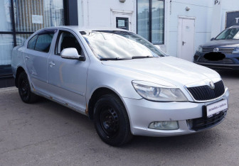 Подержанный автомобиль Skoda Octavia Liftback 2010 года (3 фото)