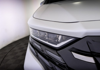 Подержанный автомобиль Toyota Alphard 2024 года (17 фото)