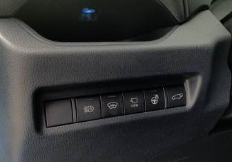 Подержанный автомобиль Toyota RAV4 2020 года (18 фото)