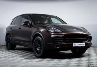 Подержанный автомобиль Porsche Cayenne 2015 года (3 фото)