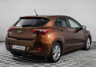 Подержанный автомобиль Hyundai i30 Hatchback 2012 года (5 фото)