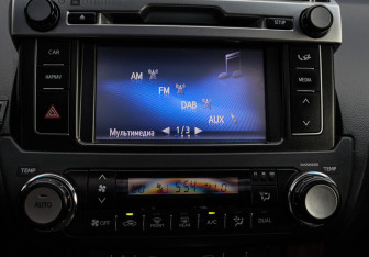 Подержанный автомобиль Toyota Land Cruiser Prado 2013 года (18 фото)