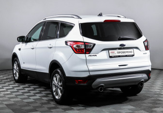Подержанный автомобиль Ford Kuga 2018 года (7 фото)