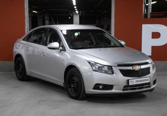 Подержанный автомобиль Chevrolet Cruze Sedan 2011 года (3 фото)