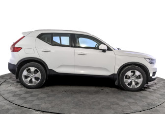Подержанный автомобиль Volvo XC40 2018 года (4 фото)