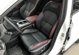 Подержанный автомобиль Geely Coolray 2023 года (18 фото)