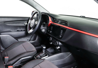 Подержанный автомобиль Kia Rio Sedan 2020 года (10 фото)