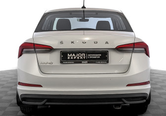 Подержанный автомобиль Skoda Rapid Liftback 2021 года (6 фото)