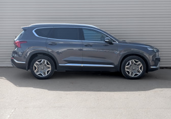 Подержанный автомобиль Hyundai Santa Fe 2021 года (4 фото)