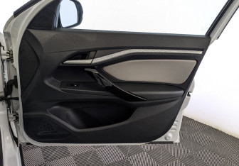 Подержанный автомобиль LADA (ВАЗ) Vesta Wagon 2019 года (25 фото)