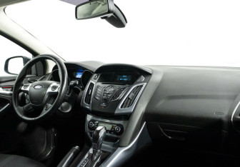 Подержанный автомобиль Ford Focus Wagon 2013 года (7 фото)