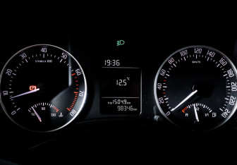 Подержанный автомобиль Skoda Octavia Liftback 2012 года (11 фото)