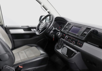 Подержанный автомобиль Volkswagen Multivan 2016 года (6 фото)