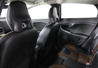 Подержанный автомобиль Volvo V40 Hatchback 2013 года (12 фото)