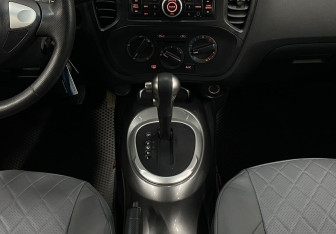 Подержанный автомобиль Nissan Juke 2014 года (13 фото)