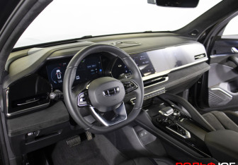 Подержанный автомобиль Geely Monjaro 2024 года (15 фото)