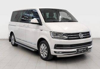 Подержанный автомобиль Volkswagen Multivan 2015 года (3 фото)