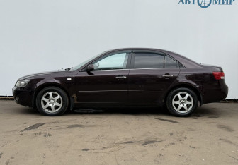 Подержанный автомобиль Hyundai Sonata 2005 года (8 фото)