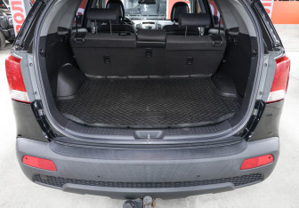 Подержанный автомобиль Kia Sorento 2012 года (10 фото)