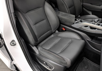 Подержанный автомобиль Geely Tugella 2023 года (23 фото)