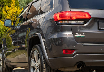 Подержанный автомобиль Jeep Grand Cherokee 2014 года (26 фото)