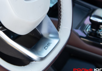 Подержанный автомобиль Geely Monjaro 2023 года (18 фото)