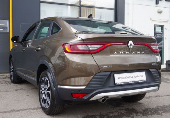Подержанный автомобиль Renault Arkana 2019 года (7 фото)