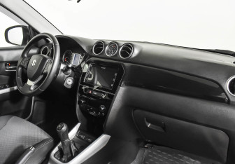 Подержанный автомобиль Suzuki Vitara 2017 года (9 фото)