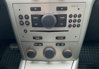 Подержанный автомобиль Opel Astra Sedan 2008 года (16 фото)